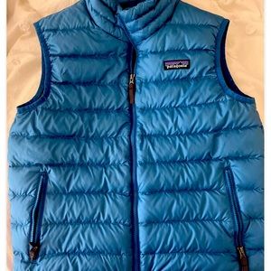 Kids Patagonia vest - size M/10. Barely worn and like new. Super cozy & intact!